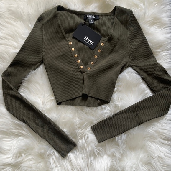 Hera Collection Tops - Size medium Hera Collection long sleeve crop top